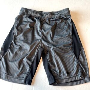 Nike Dri-fit boys shorts. Very good condition.
